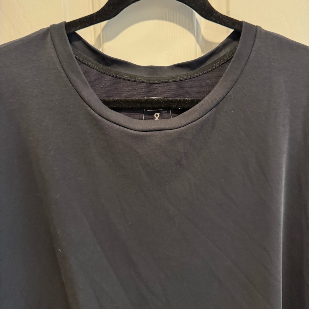 On Running Black Sleeveless Athletic Focus Crop Top Size XL - Picture 3 of 9